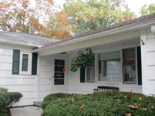 57 Maplewood St, Springfield MA  01106-3309 exterior