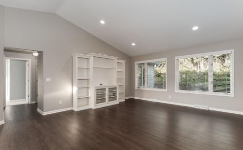 1909 Sharon Ln, Manitowoc WI 54220-1526 exterior