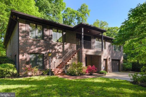 3909 30th St, Arlington, VA 22207-4132