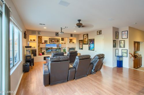 33907 23 Dr, Phoenix AZ 85027-4137 exterior