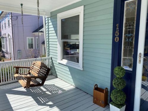 150 Rochambeau Ave, Providence, RI 02906-2528