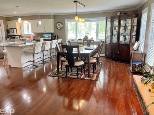 327 Cass St, Standish MI 48658-9229 exterior