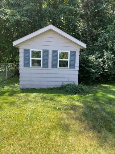 304 Espanola Ave, Kalamazoo MI  49004-1104 exterior