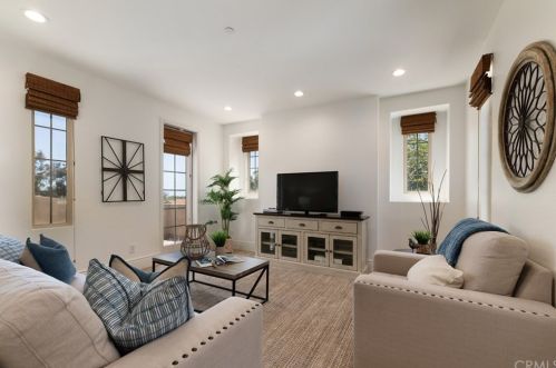 10723 Plumas Way, Tustin CA  92782-4305 exterior