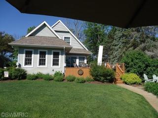 62245 Lagoon, Cassopolis MI  49031-9320 exterior