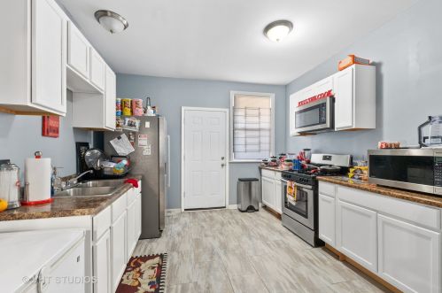 227 Leamington Ave, Chicago IL 60651-2964 exterior