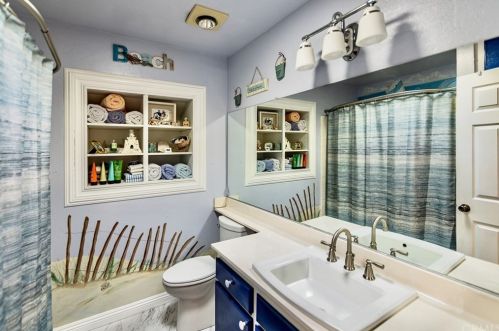 2249 Trafalgar Ave, Riverside CA 92506-4627 exterior