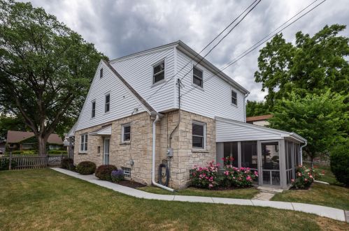 130 85, Milwaukee WI 53214-2963 exterior