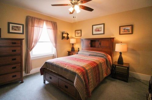 1134 Mississippi Ave, Pittsburgh PA 15216-2520 exterior