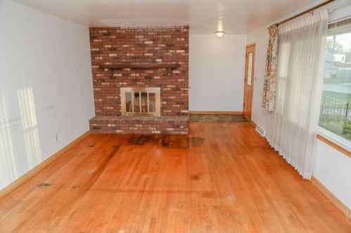 5776 Sunset Ln, Milwaukee, WI 53209-4569