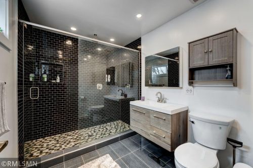 1025 Jameson St, Saint Paul MN 55103-1445 exterior