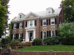 52 Grant Ave, Newton, MA 02459-1309