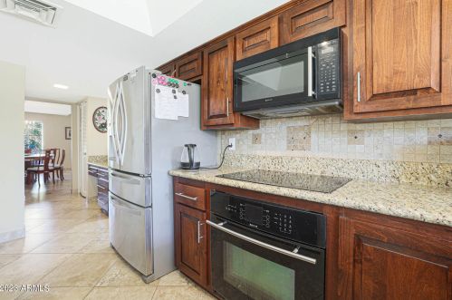 901 Beck Ln, Phoenix AZ  85022-3505 exterior