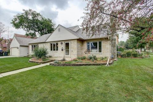 7125 Wisconsin Ave, Milwaukee, WI 53213-3739