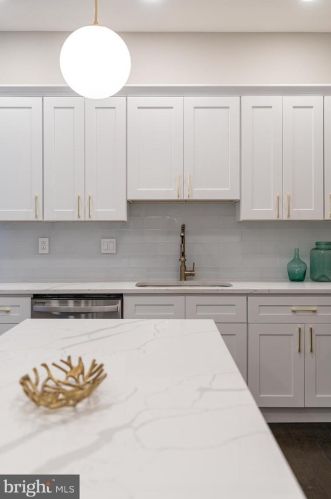 4425 Larchwood Ave, Philadelphia PA  19104-3915 exterior