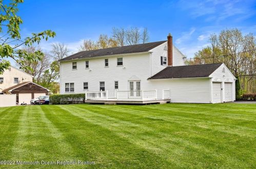 298 Elton Adelphia Rd, East Freehold NJ 07728-8022 exterior