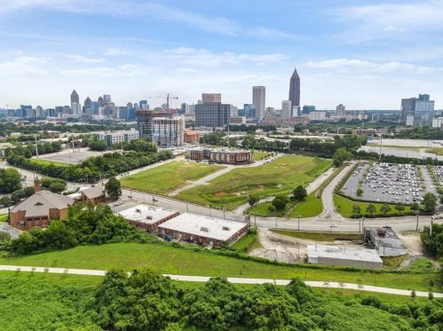 379 Elm St, Atlanta GA 30318-8501 exterior