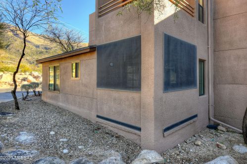 6655 Canyon Crest Dr, Tucson AZ  10161-0937 exterior