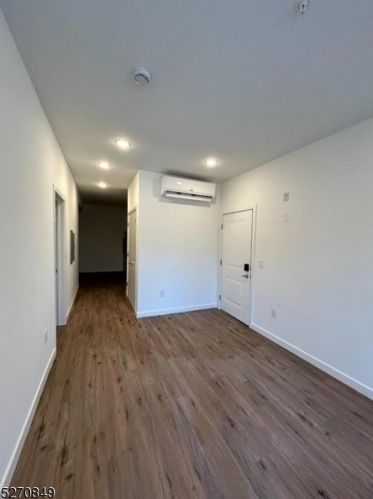 47 Carroll St, Paterson, NJ 07512