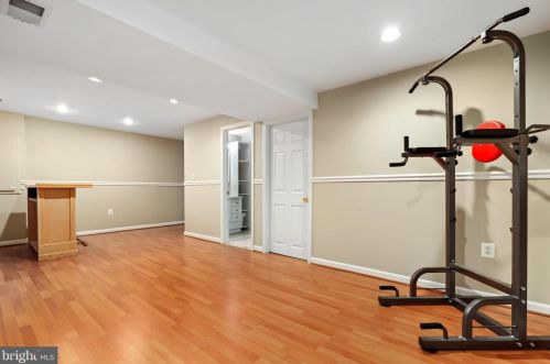 17032 Flatwood Dr, Rockville MD 20855-2539 exterior