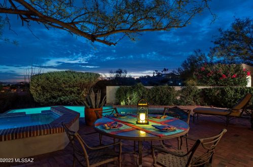 5300 Hacienda Del Sol Rd, Tucson AZ 85718-6054 exterior