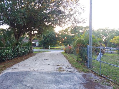 360 Gokchoff Rd, Fort Pierce FL 34945-3415 exterior