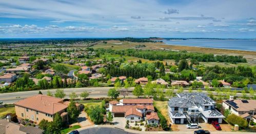 3268 Bordeaux Dr, Folsom CA 95762-3982 exterior