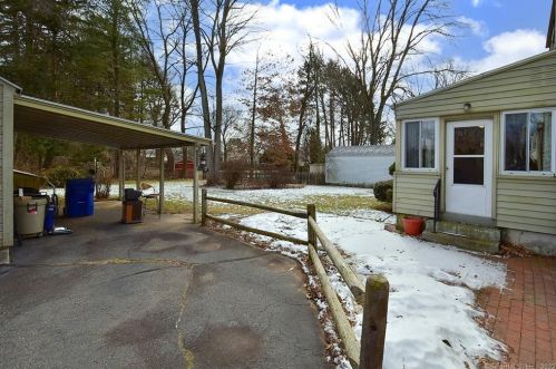 1052 Plymouth St, Windsor CT 06095-3653 exterior