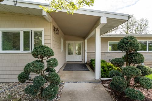 15189 Gleason Rd, Three Rivers, MI 49093-9252