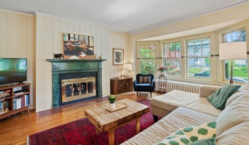 2414 Jarvis St, Milwaukee WI  53211-2128 exterior