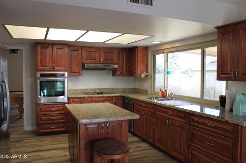 10215 26th St, Phoenix AZ 85050-1906 exterior