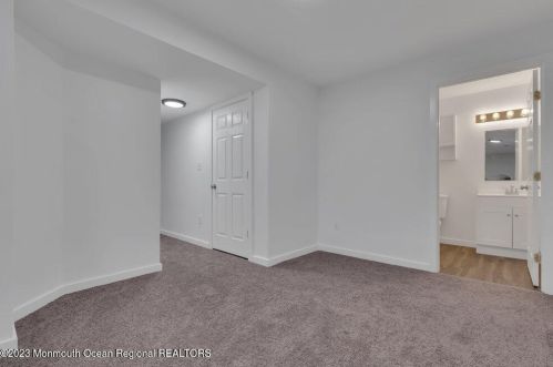 33 Jefferson Ct, Jackson Twp NJ  08527-5159 exterior