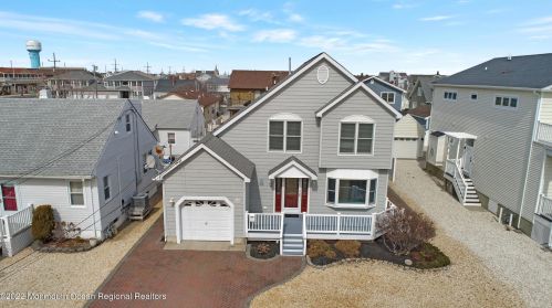 19 New Jersey Ave, Lavallette NJ 08735-2528 exterior