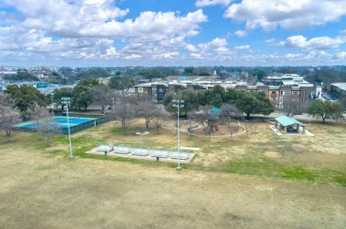 5339 Anita St, Dallas TX 75214-2707 exterior