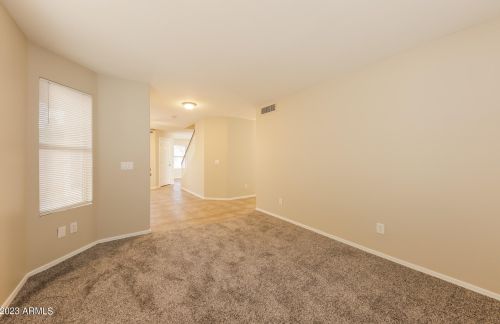 21621 48th Pl, Phoenix AZ  85054-6106 exterior