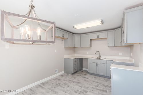 5817 Beverly St, Tucson AZ 85711-5141 exterior