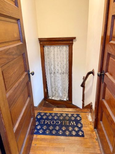 1985 Muskego Ave, Milwaukee WI 53204-3600 exterior