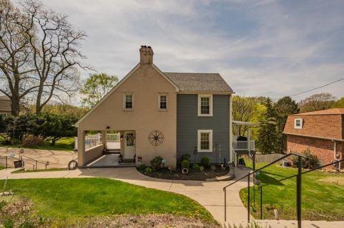 126 Sunset Dr, Pittsburgh, PA 15237-3741