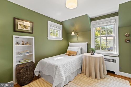 5206 Abingdon Rd, Bethesda MD 20816-1835 exterior