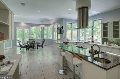 10011 Avenel Farm Dr, Rockville MD 20854-5410 exterior