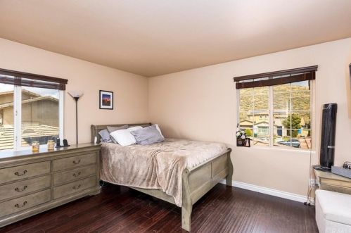 291 Monument Dr, Perris CA 92570-9063 exterior