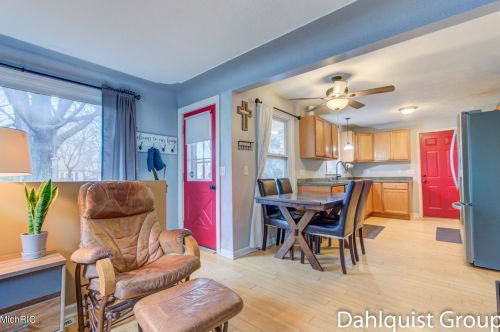 883 Post Rd, Meskegon MI 49441-4045 exterior