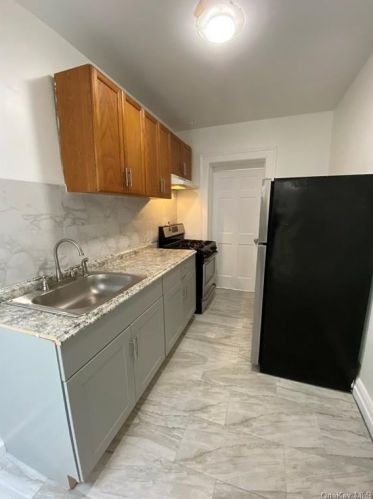 207 Prospect Ave, Mount Vernon NY 10550-2347 exterior