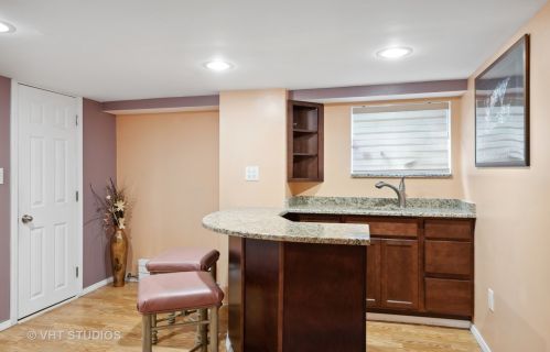 2907 Nagle Ave, Chicago IL 60634-4940 exterior