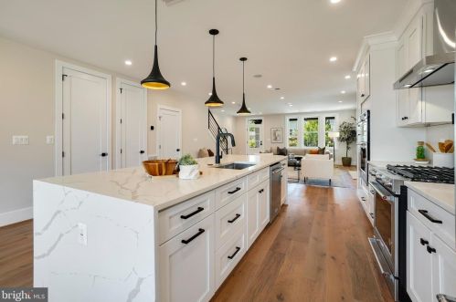 4215 16th St, Washington DC  20011-7005 exterior