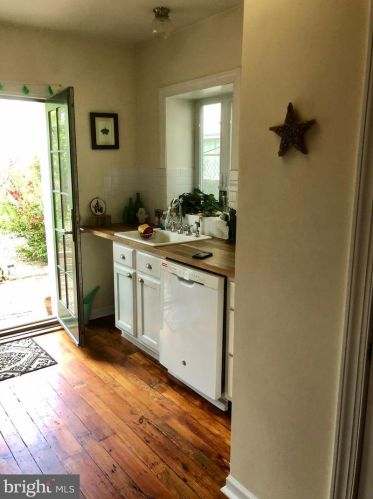 2333 Federal St, Philadelphia PA  19146-2423 exterior