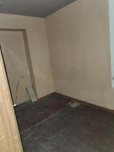 8917 Escanaba Ave, Chicago IL 60617-3136 exterior