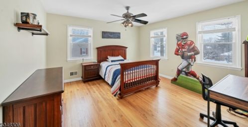 4 Seward Pl, Chester NJ 07930-2609 exterior