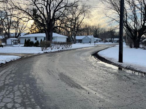 6710 Paris Ave, Grand Rapids MI 49548-6951 exterior