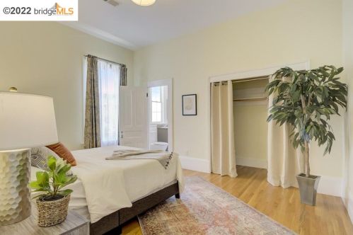 1522 Harmon St, Berkeley CA 94703-2415 exterior